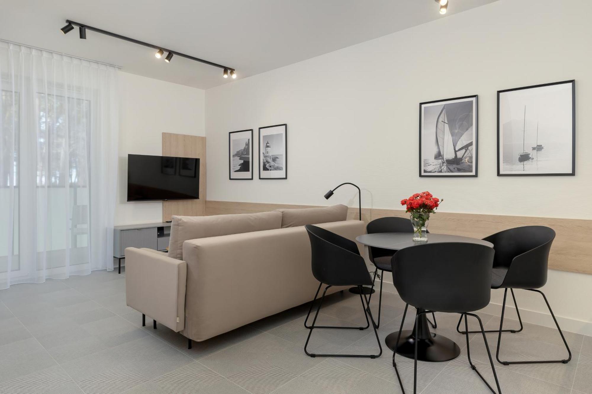 Aquamarina Dabki Marina Invest Aparthotel ภายนอก รูปภาพ
