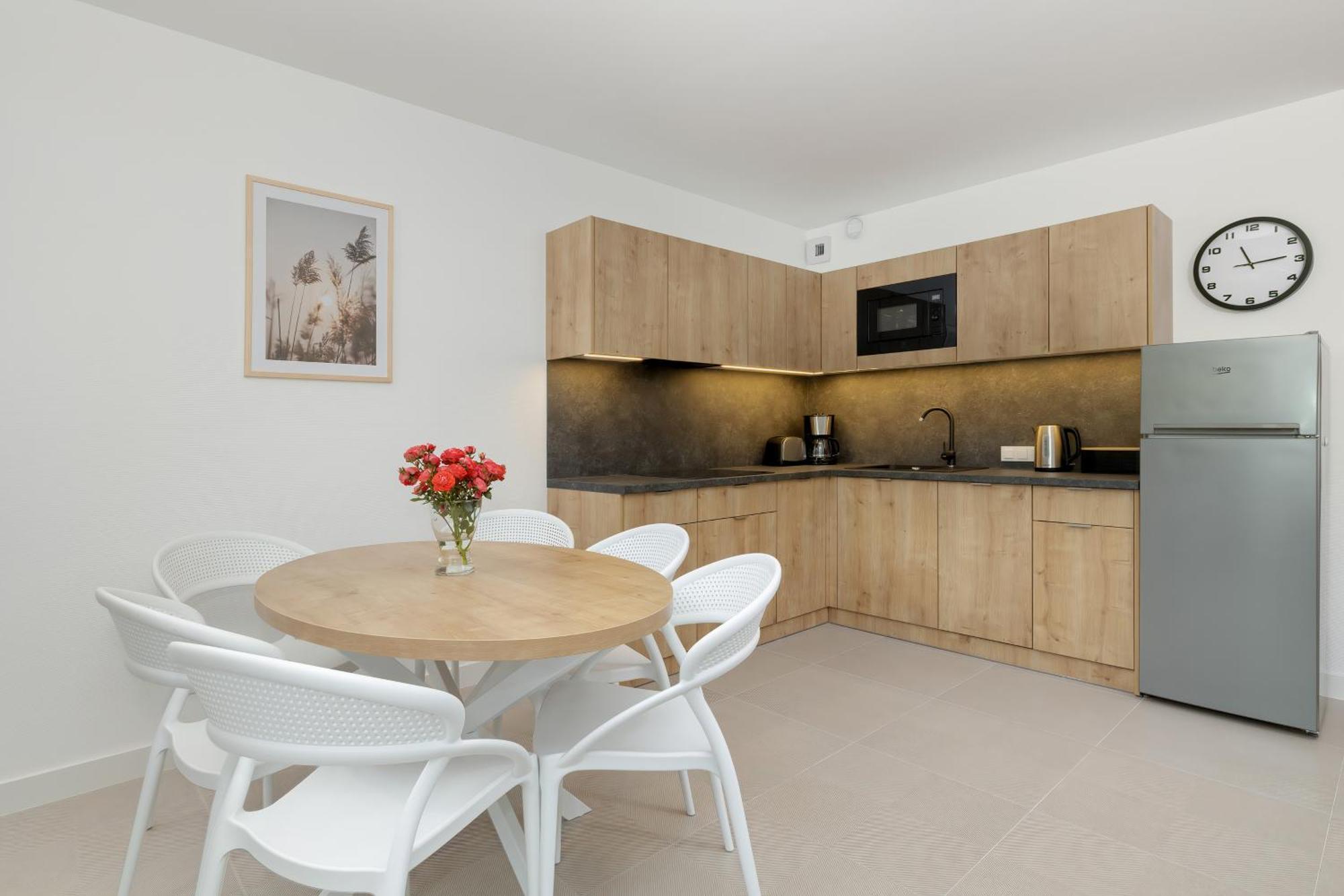 Aquamarina Dabki Marina Invest Aparthotel ภายนอก รูปภาพ